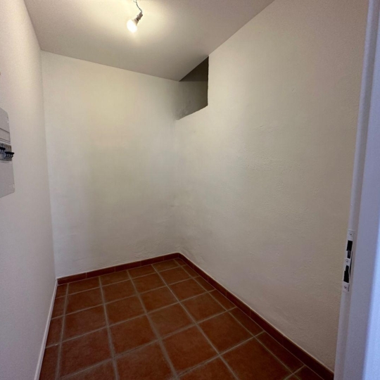  IMMOBILIERE ARTHUR : Apartment | MARSEILLE (13005) | 28 m2 | 610 € 