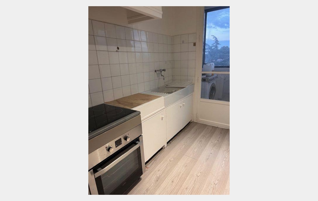 IMMOBILIERE ARTHUR : Appartement | MARSEILLE (13012) | 57 m2 | 890 € 