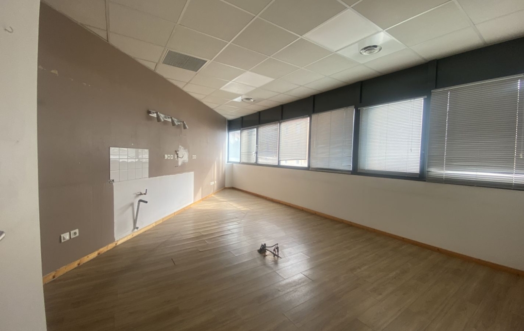 IMMOBILIERE ARTHUR : Local / Bureau | MARSEILLE (13013) | 68 m2 | 175 000 € 