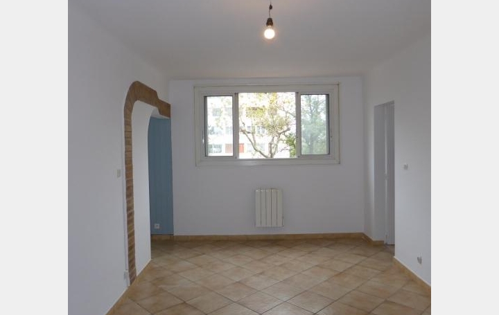 Appartement P3   MARSEILLE  66 m2 670 € 